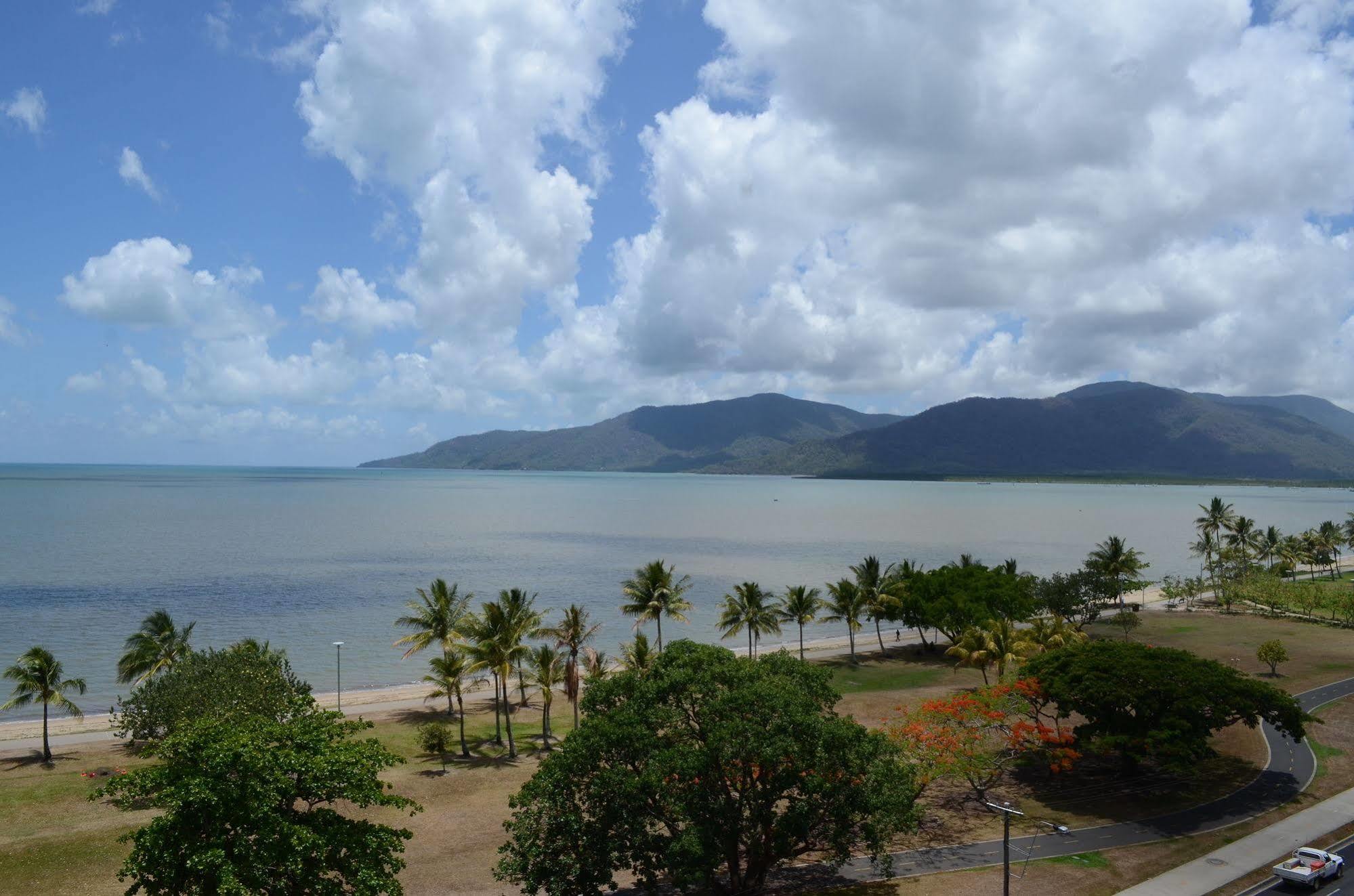 Acacia Court Hotel Cairns Esterno foto