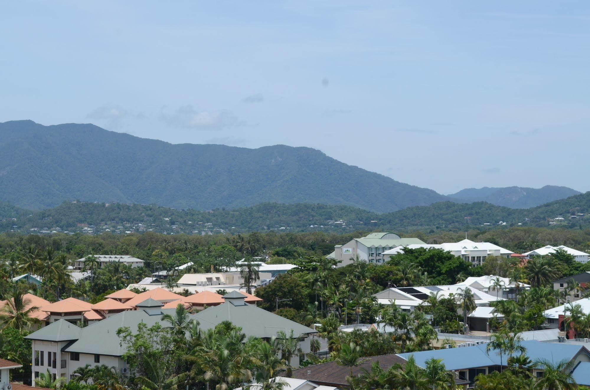 Acacia Court Hotel Cairns Esterno foto